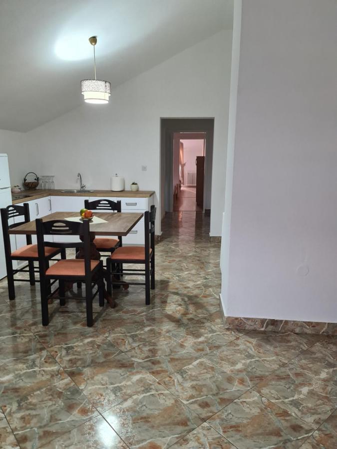 Nikšić Js Apartmani מראה חיצוני תמונה